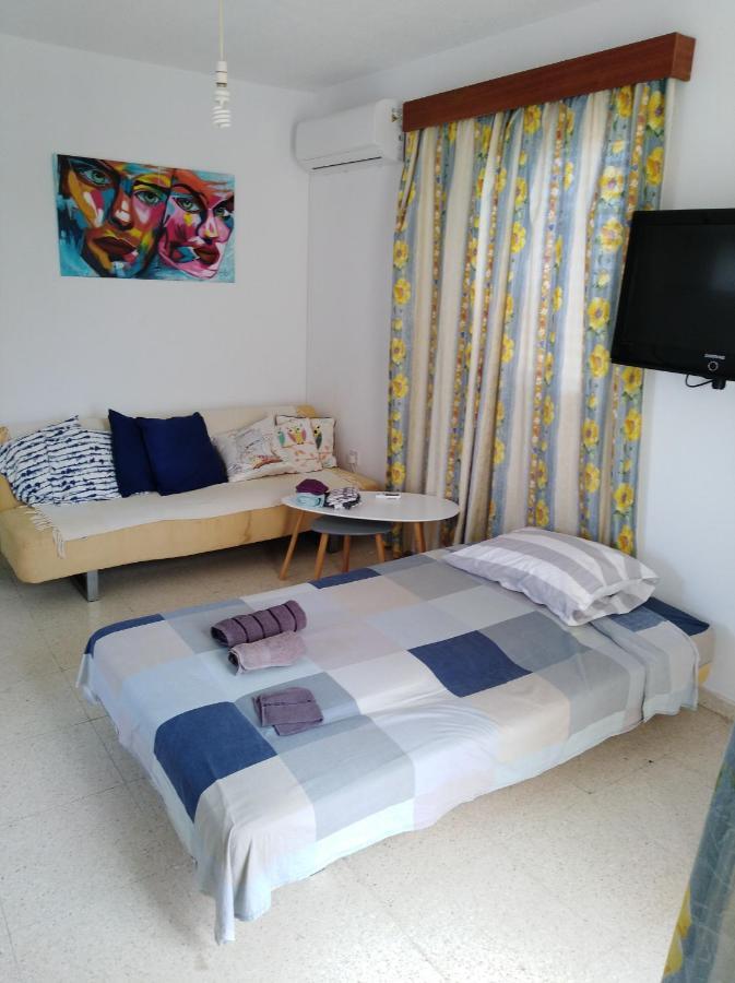 Larnaca, Pervolia 1 Bedroom Seaside Apartment 外观 照片