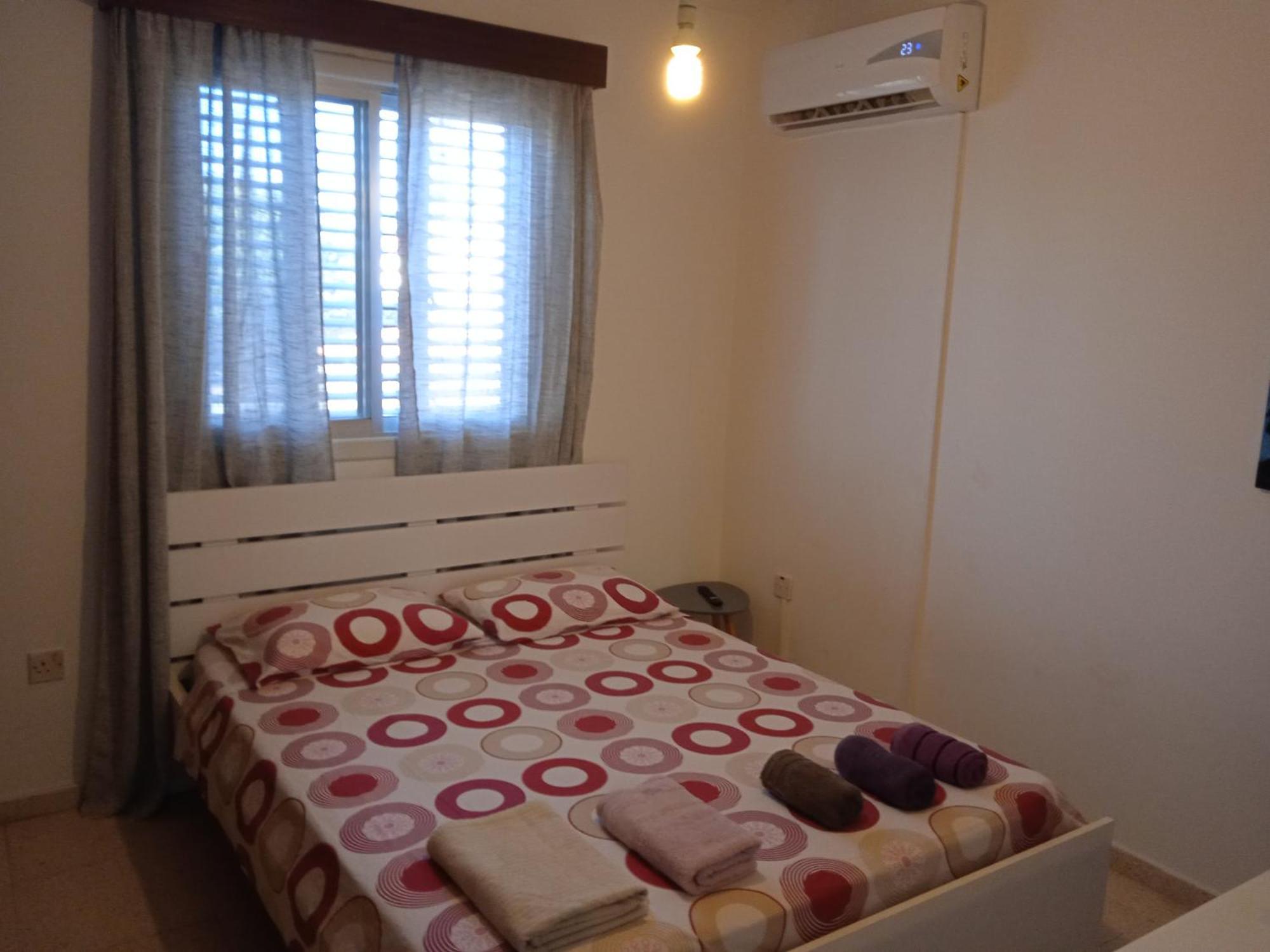 Larnaca, Pervolia 1 Bedroom Seaside Apartment 外观 照片
